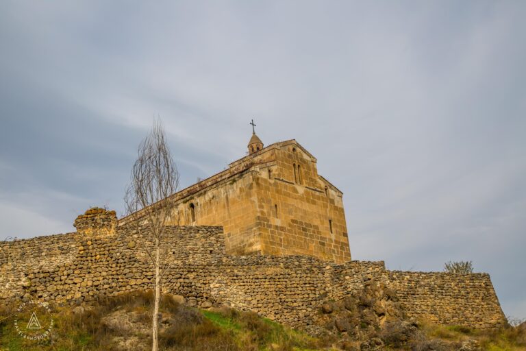 Ağoğlan məbədi (Laçın)